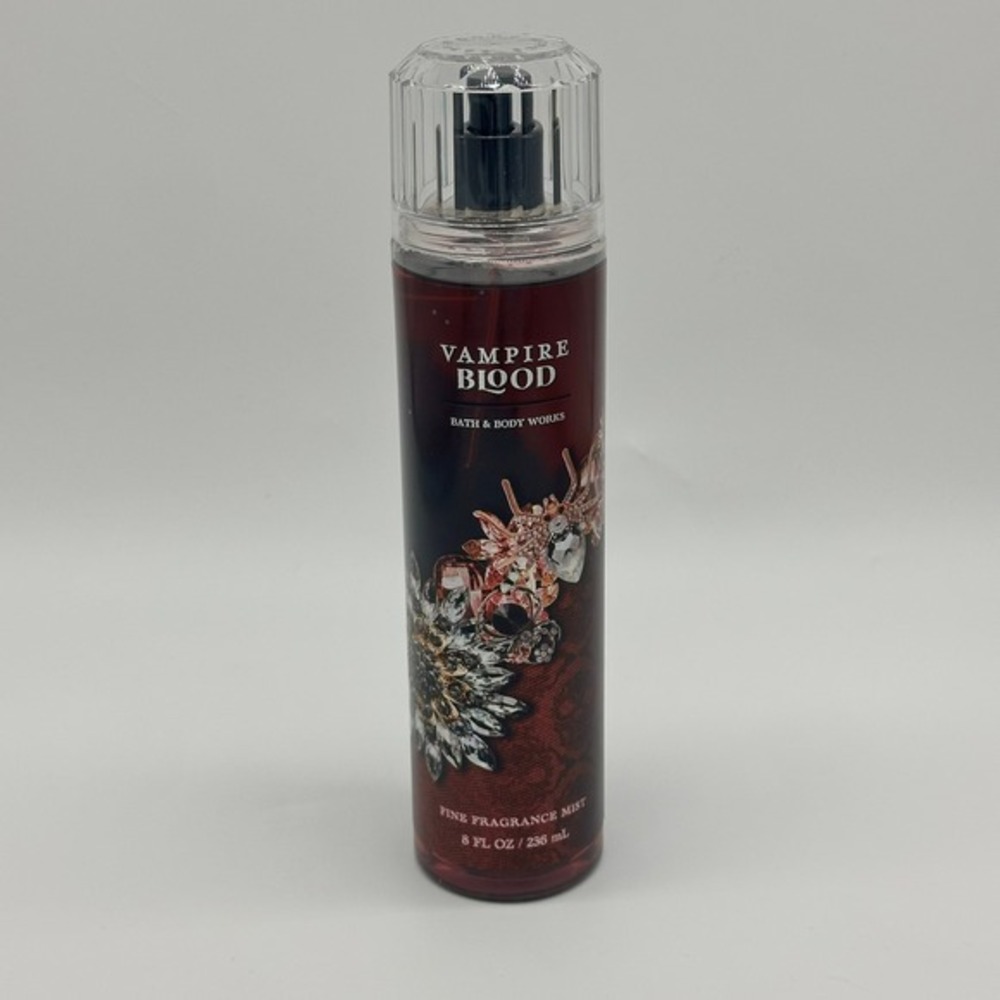 Bath & Body Works Vampire Blood Fine Fragrance Mist 8oz Red Berries Jasmine lum
